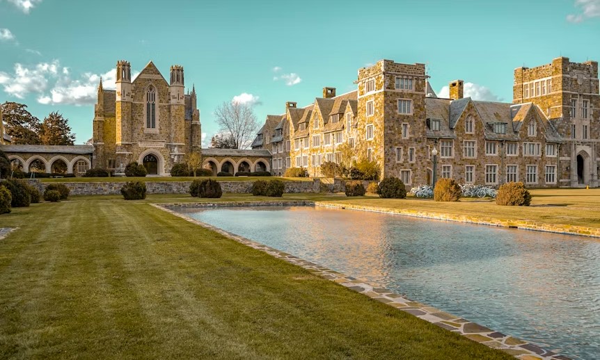 Best Abroad University For Indian Students.jpg